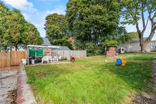 379 Maple Ave, Barrington, RI 02806 - Photo 4