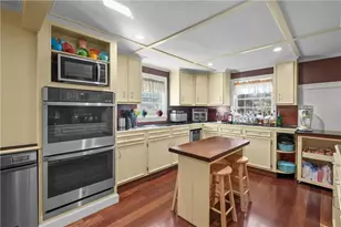 93 S Pierce Rd, East Greenwich, RI 02818 - Photo 2