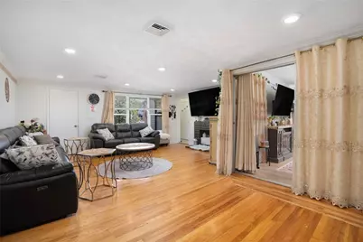 807 Pontiac Avenue, Cranston, RI 02910 - Photo 4