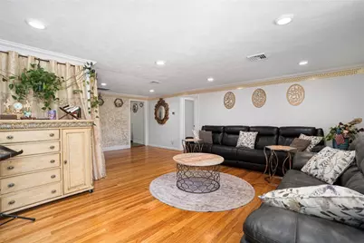 807 Pontiac Avenue, Cranston, RI 02910 - Photo 6