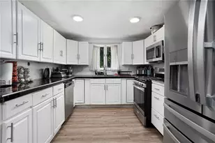 807 Pontiac Ave, Cranston, RI 02910 - Photo 10