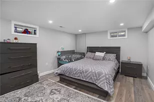 807 Pontiac Ave, Cranston, RI 02910 - Photo 28