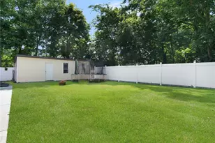 807 Pontiac Ave, Cranston, RI 02910 - Photo 34