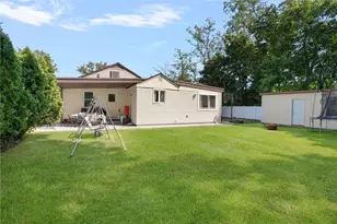 807 Pontiac Ave, Cranston, RI 02910 - Photo 30