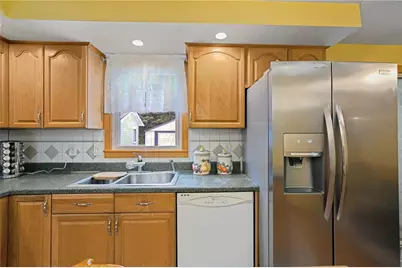 204 Knollwood Drive, Woonsocket, RI 02895 - Photo 10