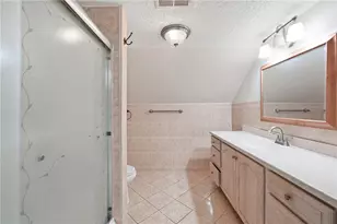 137 Reservoir Ave, Providence, RI 02907 - Photo 12