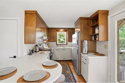 407 Smithfield Avenue, Pawtucket, RI 02860 - Photo 4