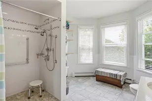407 Smithfield Ave, Pawtucket, RI 02860 - Photo 14