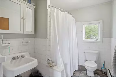 104 Fairview Avenue, Pawtucket, RI 02860 - Photo 18