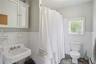 104 Fairview Ave, Pawtucket, RI 02860 - Photo 18