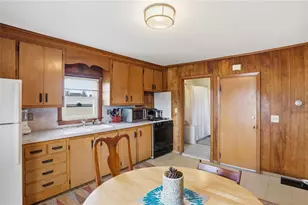 104 Fairview Ave, Pawtucket, RI 02860 - Photo 16
