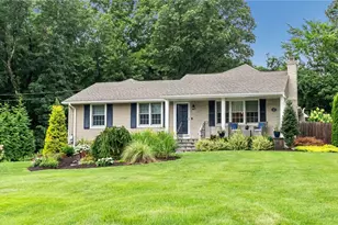 15 MacIntosh Dr, Smithfield, RI 02828 - Photo 1