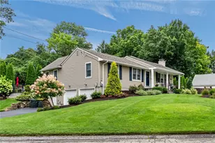 15 MacIntosh Dr, Smithfield, RI 02828 - Photo 2