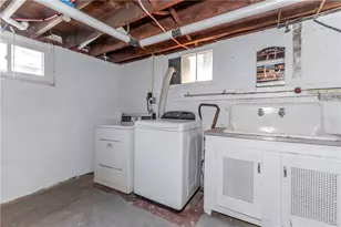 41 Wellesley Ave, North Providence, RI 02911 - Photo 2
