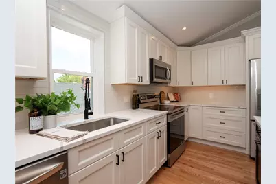 31 Prescott Hall Road, Newport, RI 02840 - Photo 12