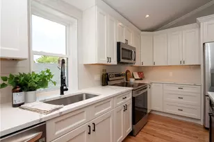 31 Prescott Hall Rd, Newport, RI 02840 - Photo 12