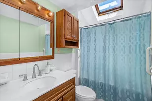27 Vineyard St, Pawtucket, RI 02860 - Photo 20