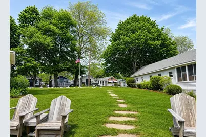 16 East Andrew Comstock Avenue, Warwick, RI 02886 - Photo 2
