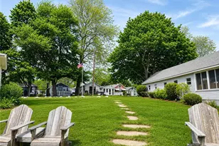 16 East Andrew Comstock Ave, Warwick, RI 02886 - Photo 2