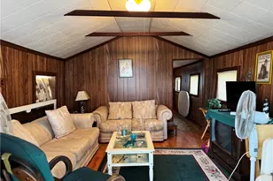 16 East Andrew Comstock Ave, Warwick, RI 02886 - Photo 4