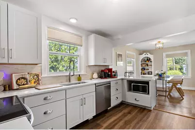 147 Evarts Street, Newport, RI 02840 - Photo 8