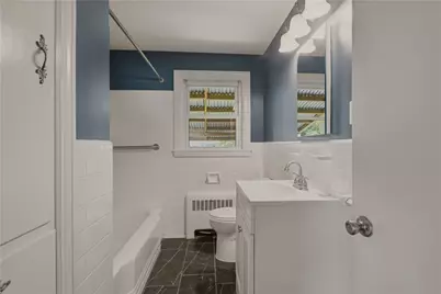 26 West Lawn Avenue, Pawtucket, RI 02860 - Photo 16