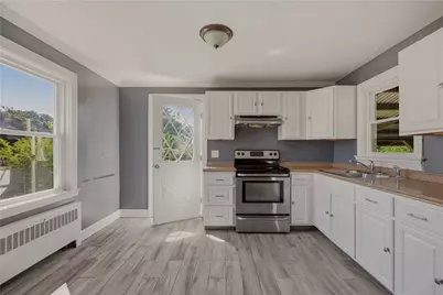 26 West Lawn Avenue, Pawtucket, RI 02860 - Photo 14