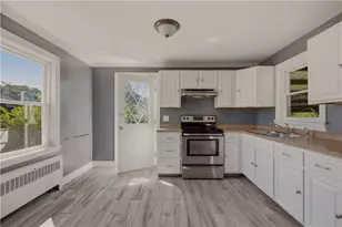 26 W Lawn Ave, Pawtucket, RI 02860 - Photo 14
