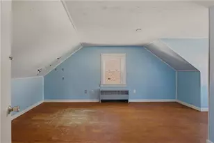 26 W Lawn Ave, Pawtucket, RI 02860 - Photo 20