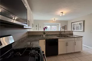 35 Waterview Dr, Smithfield, RI 02917 - Photo 2
