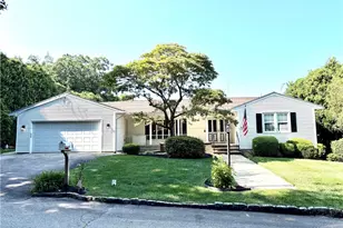 55 Nightingale Ave, Warwick, RI 02889 - Photo 2