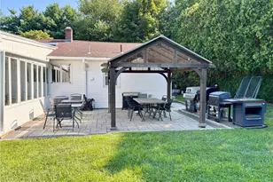 55 Nightingale Ave, Warwick, RI 02889 - Photo 8