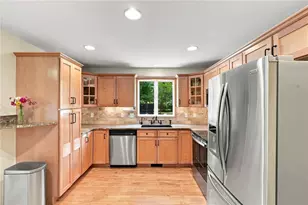 229 Hunting House Rd, Glocester, RI 02857 - Photo 16