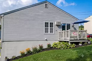 565 Quaker Ln, West Warwick, RI 02893 - Photo 4