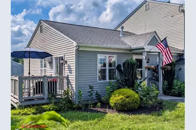 565 Quaker Lane #9, West Warwick, RI 02893 - Photo 2
