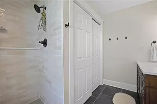 254 Mt Pleasant Ave, Providence, RI 02908 - Photo 16