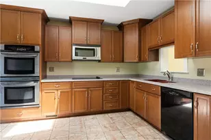 278 Green End Ave, Middletown, RI 02842 - Photo 6