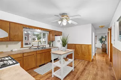 27 Gorizia Street, Pawtucket, RI 02860 - Photo 8