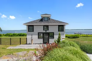 1058 E Shore Rd, Jamestown, RI 02835 - Photo 1