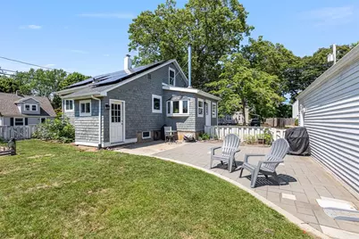 10 Wannisett Avenue, East Providence, RI 02915 - Photo 24