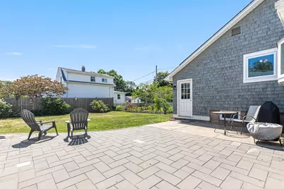 10 Wannisett Avenue, East Providence, RI 02915 - Photo 22