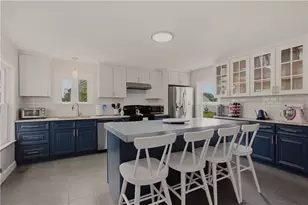 226 Turnpike Ave, Portsmouth, RI 02871 - Photo 1