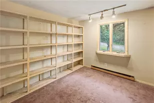 20 Colonial Village Rd, Hopkinton, RI 02804 - Photo 38