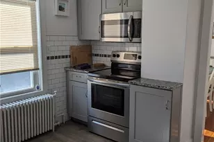 27 Mt Vernon St, Newport, RI 02840 - Photo 8