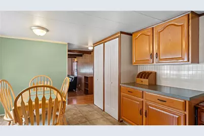 979 Toll Gate Road, Warwick, RI 02886 - Photo 10