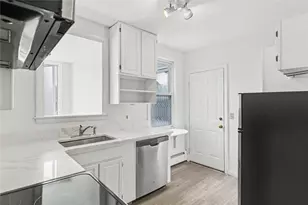 543 Lloyd Ave, Providence, RI 02906 - Photo 10