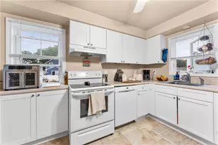 34 Kent Ave, East Providence, RI 02914 - Photo 20