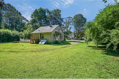 58 Essex Road, North Kingstown, RI 02852 - Photo 4