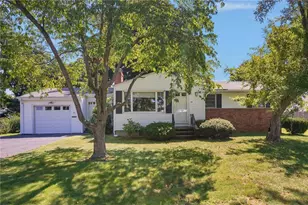74 Ticonderoga Dr, Warwick, RI 02889 - Photo 1