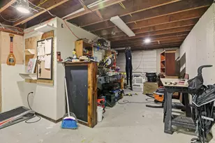 23 Cypress St, Portsmouth, RI 02871 - Photo 22